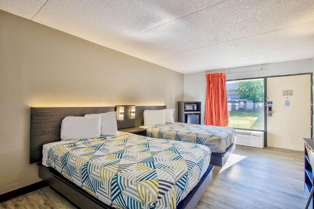 Quadruple Room - Non-Smoking interior